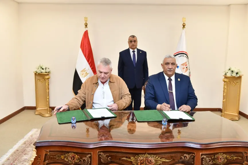 وزير الدولة للإنتاج الحربي يشهد مراسم توقيع عقد للتعاون المشترك في مجال التصنيع العسكري