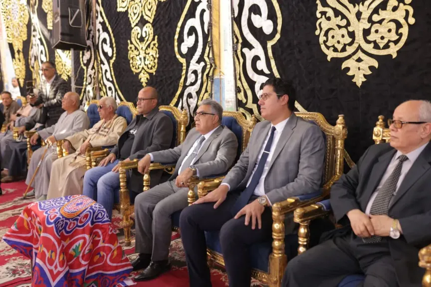 محافظ الدقهلية يقدم العزاء في وفاة الحاجة ”سبيلة”...كانت رمزا للعمل الخيري