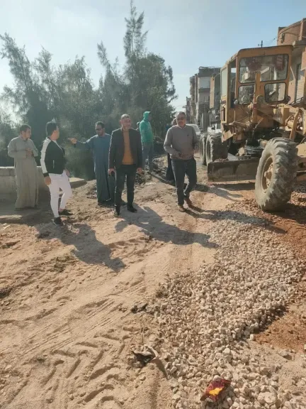 محافظ كفرالشيخ يتابع أعمال رفع كفاءة وتمهيد الطرق بسيدي سالم