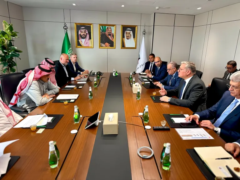 وزير البترول يبحث تعزيز مشاركة الشركات المصرية في مشروعات نيوم بالسعودية