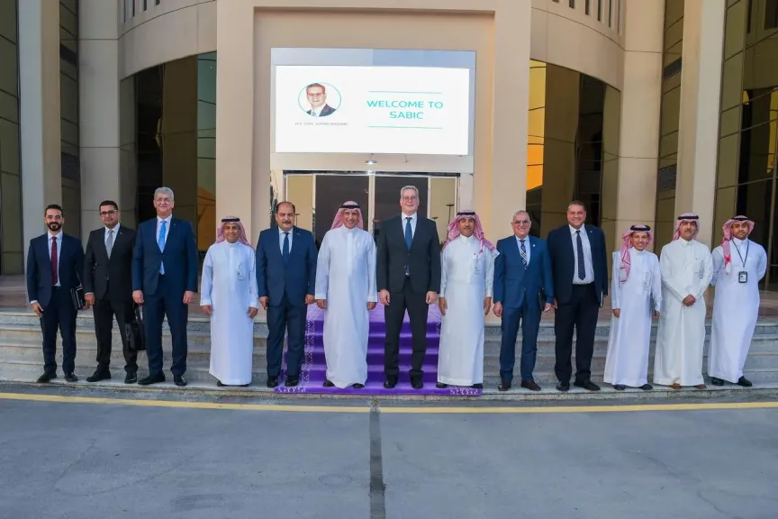 خلال زيارته للسعودية.. وزير البترول يبحث تعزيز التعاون البتروكيماوي مع الرئيس التنفيذي لشركة سابك