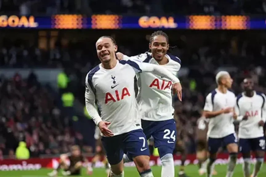 توتنهام يهزم برينتفورد 2-0 ويعزز موقعه في الدوري الإنجليزي