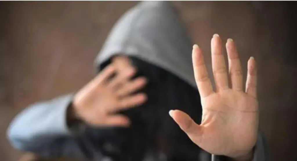 خلال اليوم الدراسي.. ولي أمر يحرر محضرًا ضد مدير معهد أزهري بتهمة التحرش بتلميذة في قنا