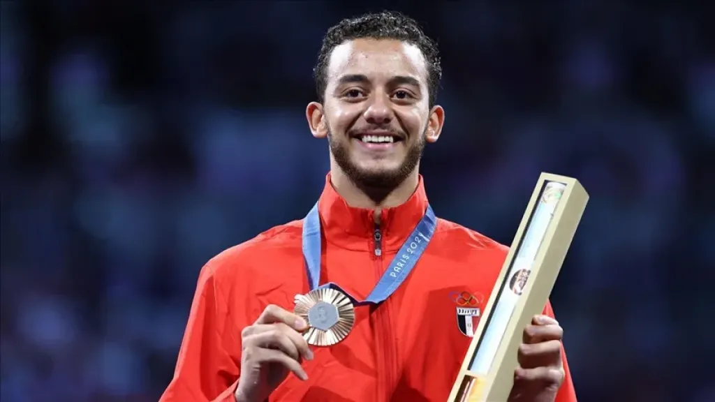 محمد السيد يتوج بذهبية كأس العالم لسيف المبارزة بكندا باكتساح