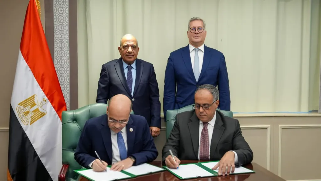 بروتوكول جديد بين البترول والمواد النووية لمعالجة المخلفات وتعظيم العوائد من الخامات الأرضية