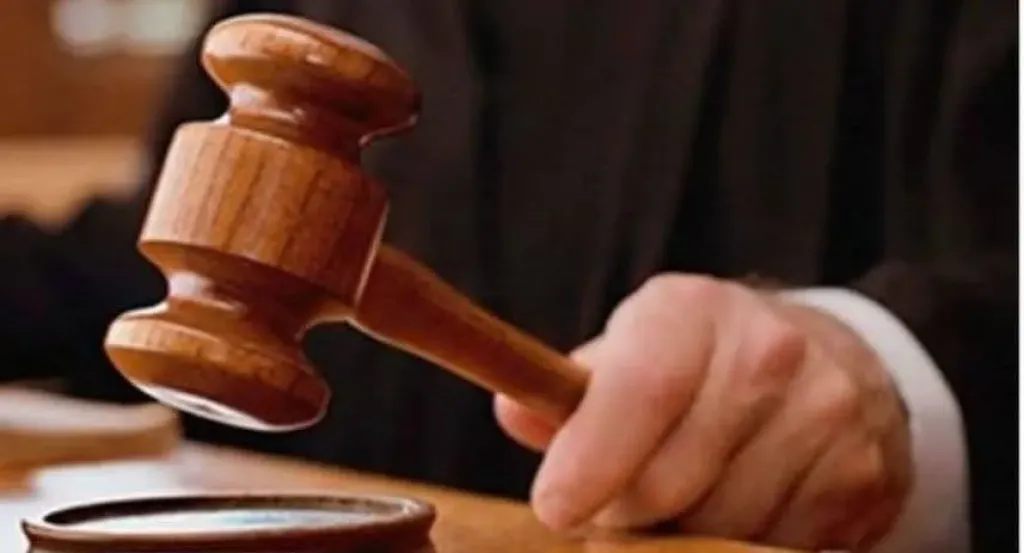 كتمت أنفاسها وعثروا على جثتها متعفنة.. إحالة أوراق معلمة قتلت جارتها لسرقة ذهبها في قنا للمفتي