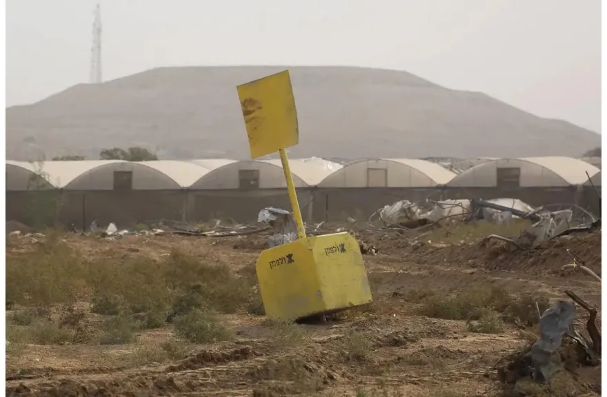 إسرائيل ترسم حدودًا جديدة.. وحماس تفتح باب تجميد السلاح