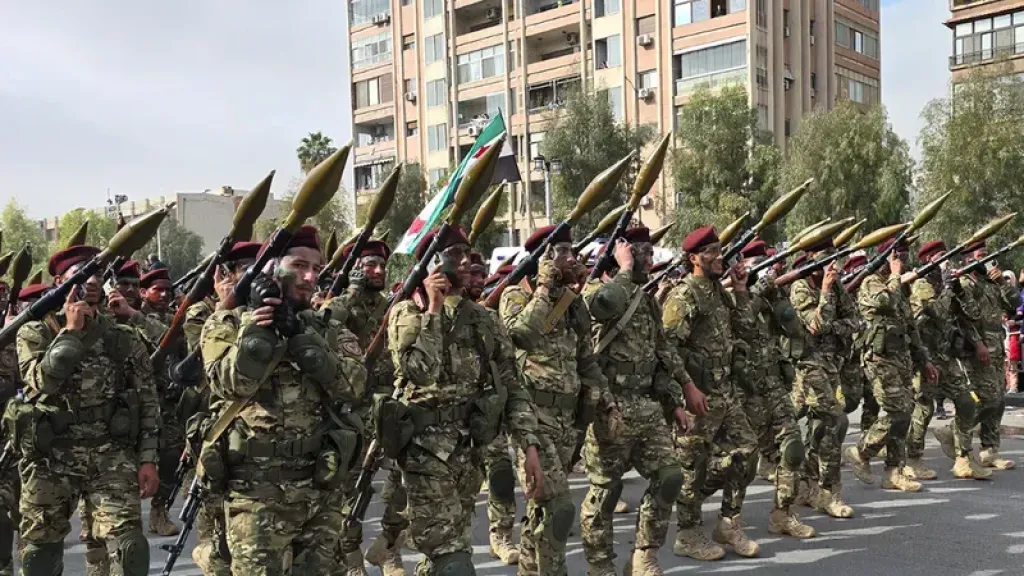 الشرع يشهد عرضًا عسكريًا ويؤكد صون النصر...سوريا تعلن صفحة جديدة