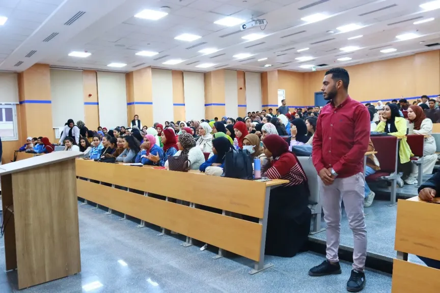 جامعة طيبة التكنولوجية تستقبل المستشار السياسي الأمريكي في زيارة تؤسس لمرحلة جديدة من الشراكة الأكاديمية الدولية