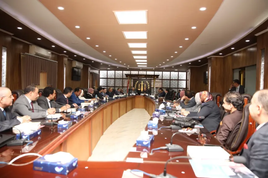 رئيس جامعة المنصورة يختتم فعاليات مؤتمر «تطوير الدراسات القانونية في الجامعات المصرية والعربية»