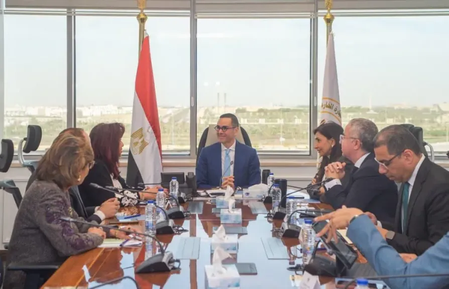 وزير الاستثمار والتجارة الخارجية يبحث مع اتحاد المستثمرات العرب تعزيز التعاون المشترك لفتح آفاق استثمارية جديدة في أفريقيا والمنطقة العربية