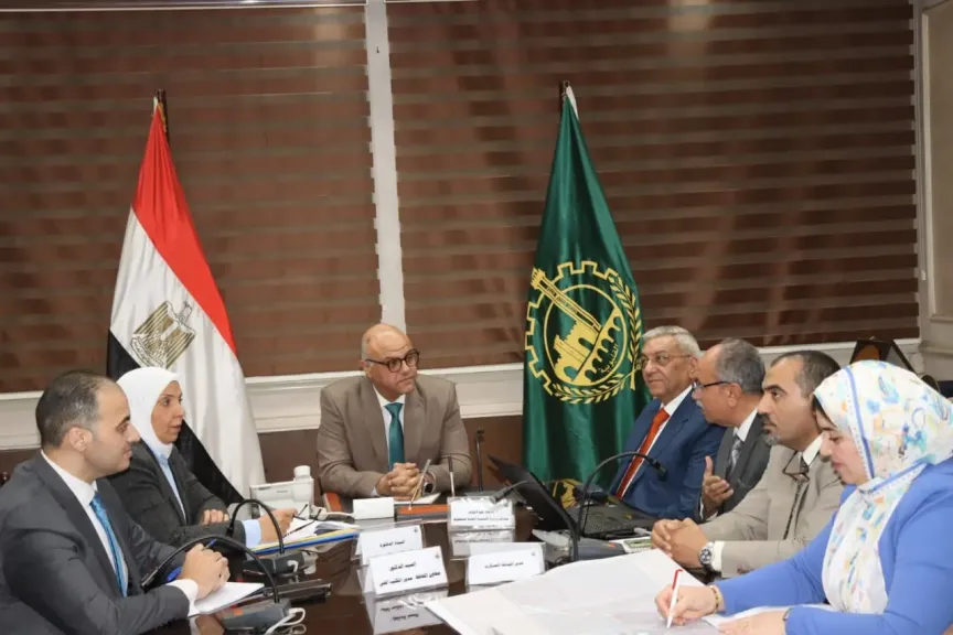 مخططات تطوير العكرشة الصناعية وجمعية النصر على طاولة محافظ القليوبية