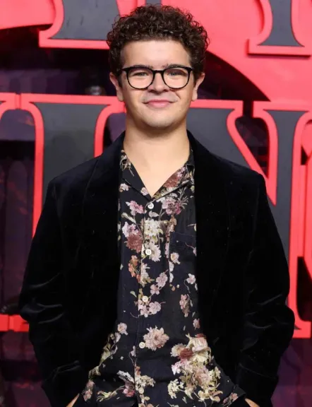 جاتن ماتارازو يكشف عن أكثر زملائه تواصلًا  والموسم الخامس تتصدر التقييمات