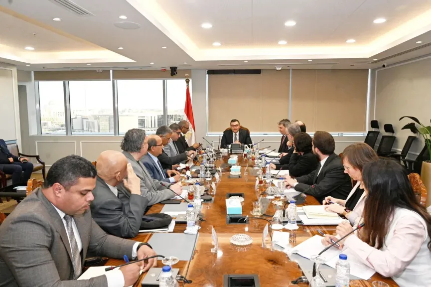 721 مليون يورو على طاولة مباحثات الإسكان مع بنك الاستثمار الأوروبي