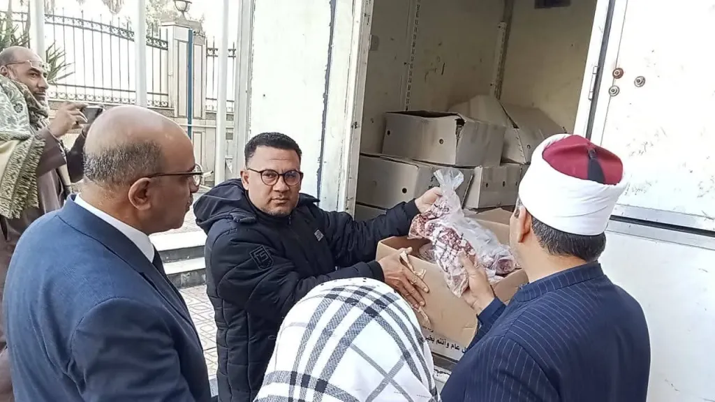 تسليم 2 طن لحوم من صكوك الإطعام ل”تضامن الغربية” لدعم الأسر الأولى بالرعاية