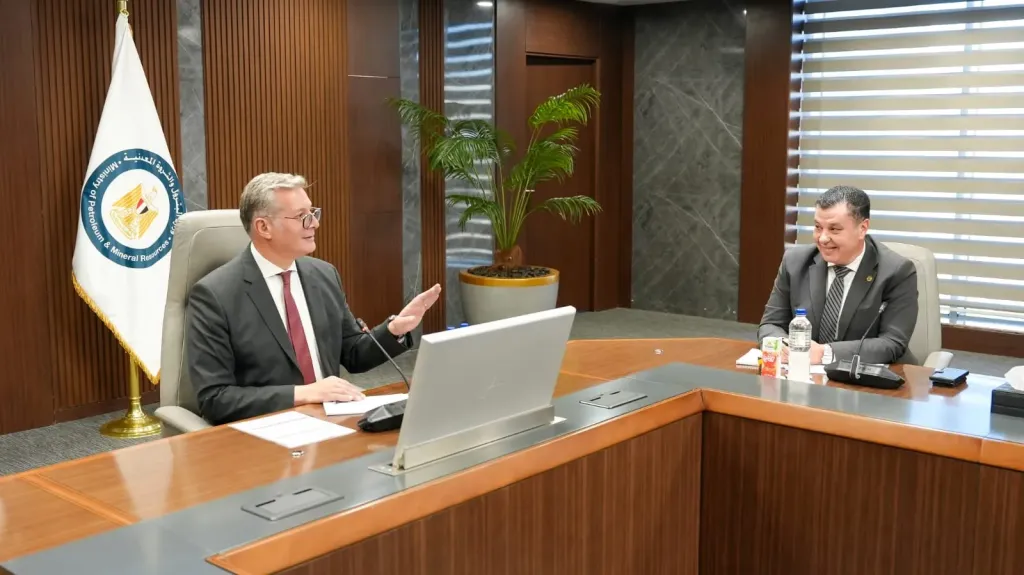 وزير البترول يبحث خطط توسع كارجاس في الدول العربية والإفريقية بعد مشاركتها في أديبك 2025