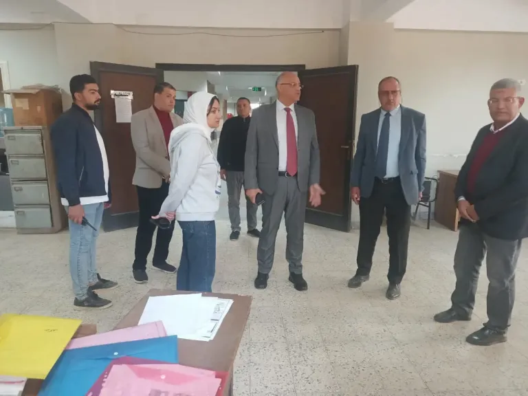 جولة مفاجئة.. محافظ القليوبية يتابع سير العمل داخل مجلس ومدينة شبين القناطر