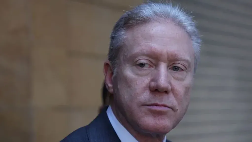 وزير الخارجية اللبناني يعتذر من عدم قبول دعوة لزيارة إيران ويقترح محادثات في دولة ثالثة