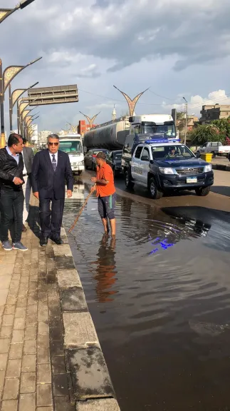 محافظ الدقهلية يتابع رفع تجمعات مياه الأمطار في شوارع المنصورة