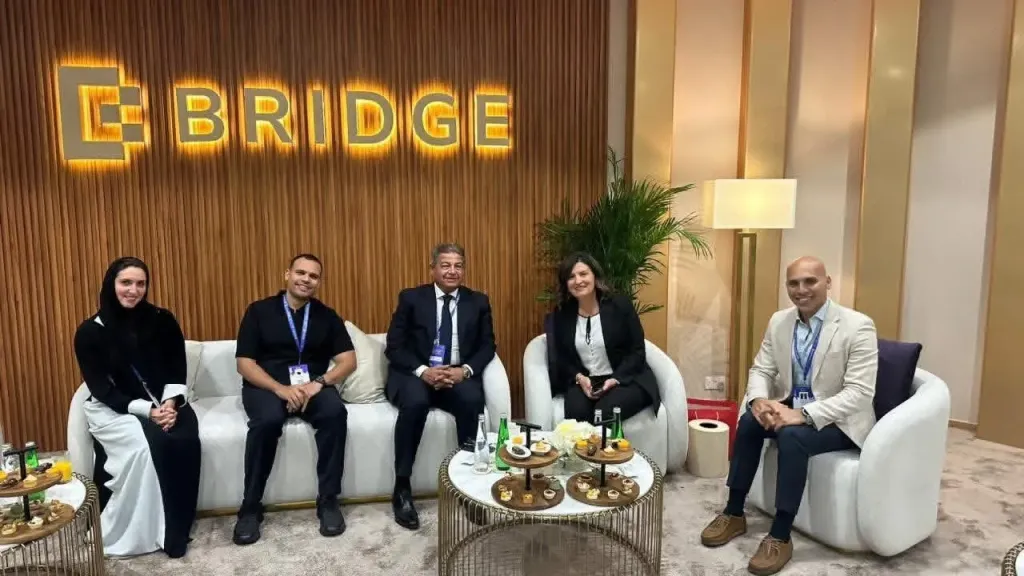 على هامش قمة بريدج 2025.. خالد عبدالعزيز يعقد سلسلة لقاءات لتعزيز التعاون الإعلامي