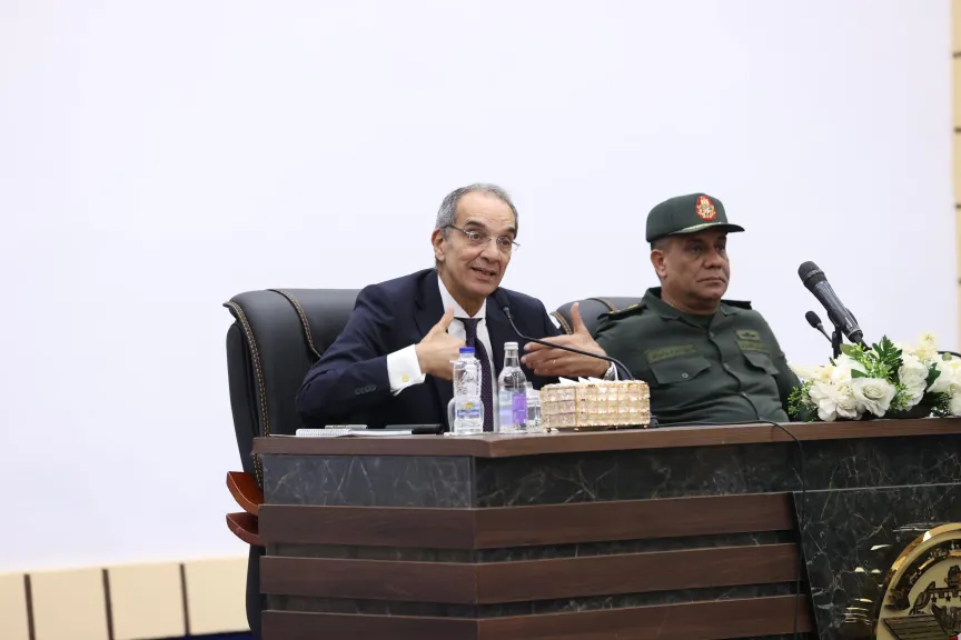 وزير الاتصالات ومدير الأكاديمية العسكرية المصرية يلتقيان بطلبة المبادرة الرئاسية الرواد الرقميون