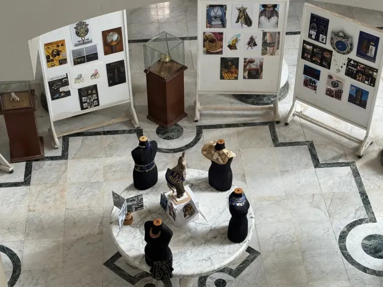 معرض ”توت TUT.. إشراقة الخلود” للفنون التشكيلية