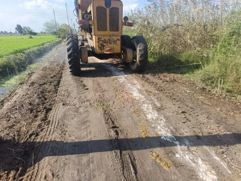 محافظ كفرالشيخ يتابع أعمال رفع كفاءة وتمهيد الطرق بسيدي سالم.. مشيدًا بالمشاركة المجتمعية