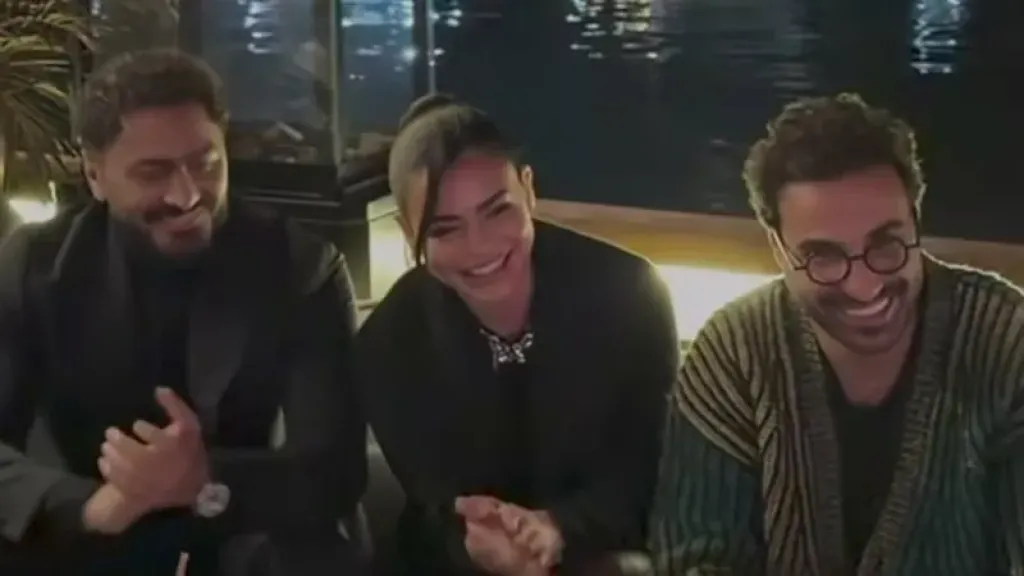 بعد وعكته الصحية الأخيرة.. تامر حسني يشوق جمهوره لأحدث أعماله ويعلق: ”مثلث الرعب القادم”