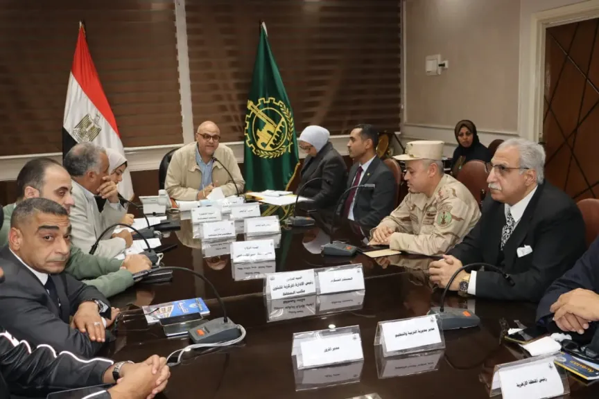 محافظ القليوبية يعقد اجتماعًا لمتابعة الإستعدادات النهائية لجولة الإعادة لإنتخابات مجلس النواب 2025