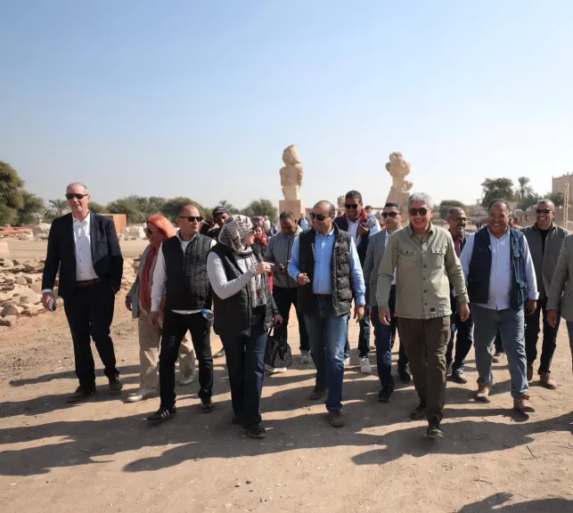 وزير السياحة والآثار يتفقد مشروعات الترميم بعدد من المواقع الأثرية بالأقصر