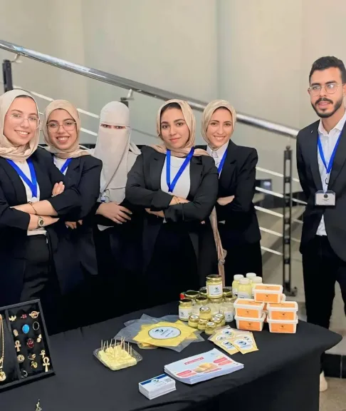 «أجروميليا» مشروع طلابي مبتكر يتألق في قمة المرأة المصرية بجامعة النيل