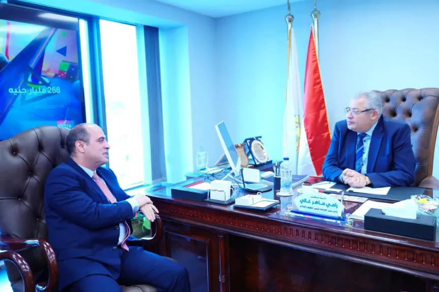 «غالي» يستقبل نائب السفير الأردن لبحث أوضاع الطلاب الأردنيين بجامعة عين شمس