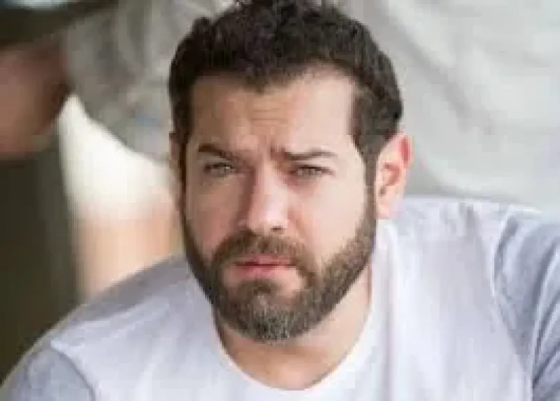 نصف مليار جنيه لعمرو يوسف عن ”السلم والثعبان ٢”