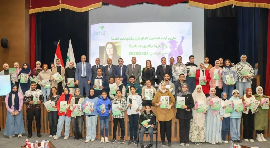 ”رئيس البريد” تكرم أبناء العاملين المتفوقين دراسياً.. على مستوى الجمهورية