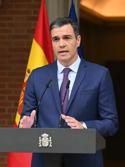 رئيس الوزراء الإسباني في نفق مظلم.. تحديات وانتقادات