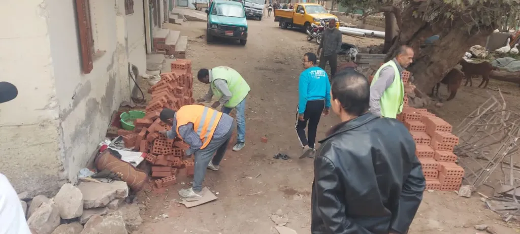 المقاولون العرب تشرع فورا في إصلاح واجهات المنازل المتأثرة بحادث القطار بمدينة قها