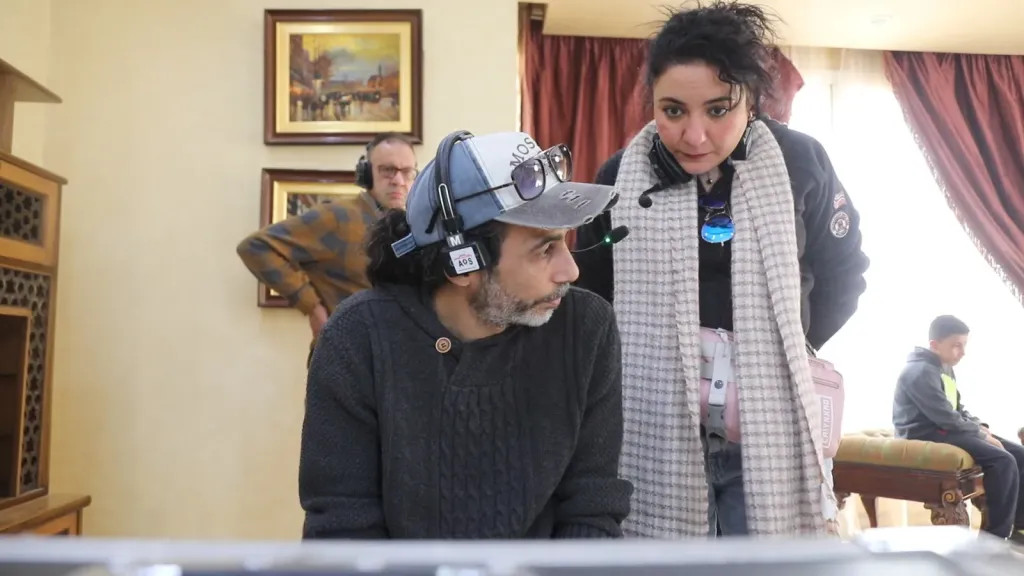 بالصور.. عمر الجهيني ينتهي من تصوير ”حعمله” لسهيلة  بهجت بتوقيع عصام كاريكا