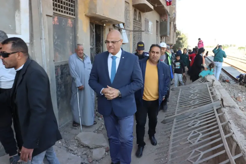 محافظ القليوبية يتابع إصلاح واجهات المنازل المتضررة جراء حادث قطار طوخ