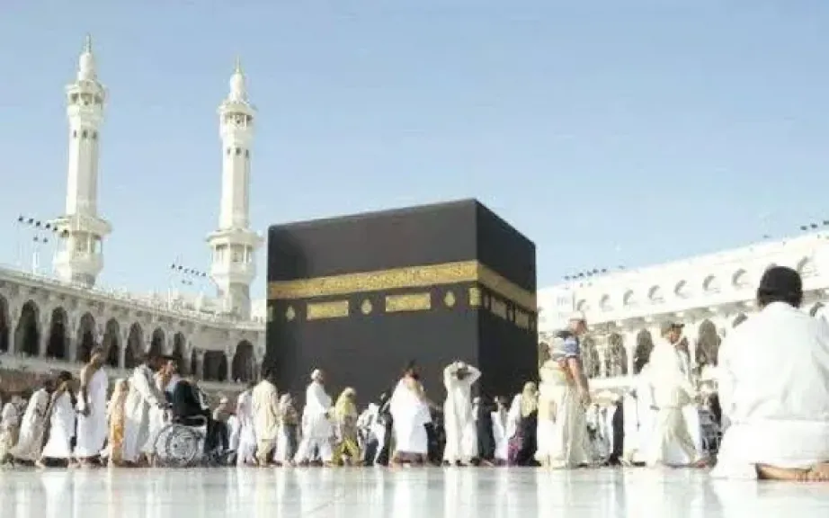 ”المطوف الرقمي”.. باقة من الخدمات الذكية لتيسير أداء المناسك داخل المسجد الحرام