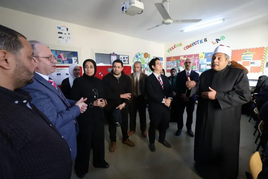 رئيس قطاع المعاهد الأزهرية: الإمام الأكبر يولي اهتمامًا بالغًا بتطوير قدرات الطلاب علميًّا وفكريًّا لمواكبة التطورات التكنولوجية