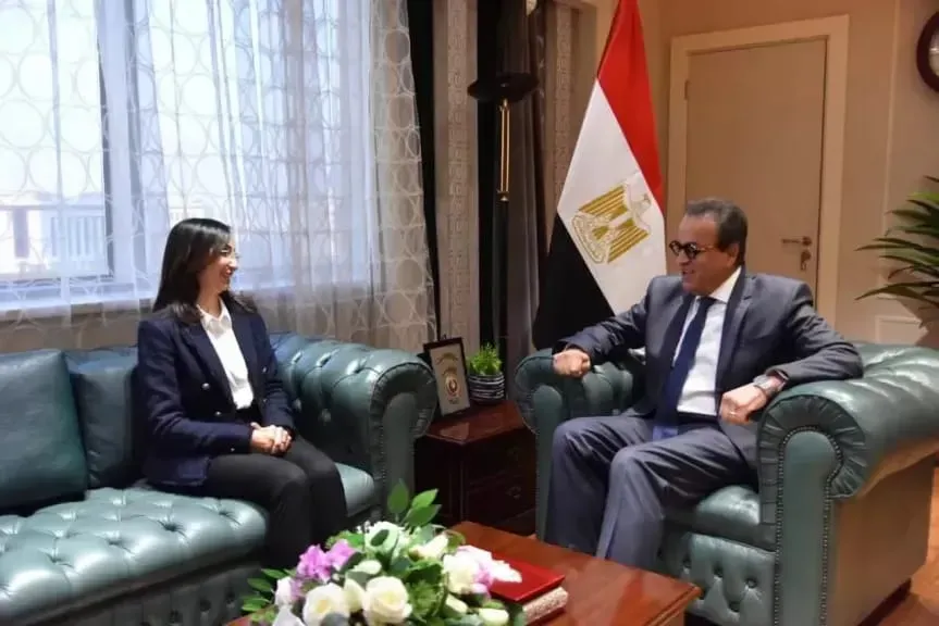 ”الصحة” تدعم مستشفيات البحيرة بتجهيزات طبية حديثة وأجهزة تنفس صناعي وعلاج ضوئي للأطفال