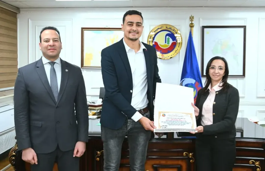 محافظ البحيرة تكرم عددا من الفرق الطبية لدورهم الفاعل في تقديم أفضل الخدمات الصحية