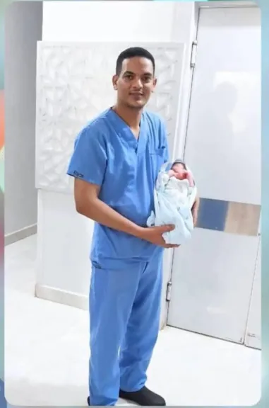 بعد شهر ونصف من محاولة علاجه. مصرع طبيب متأثرًا بإصابته بطلق ناري خلال قافلة طبية في قنا