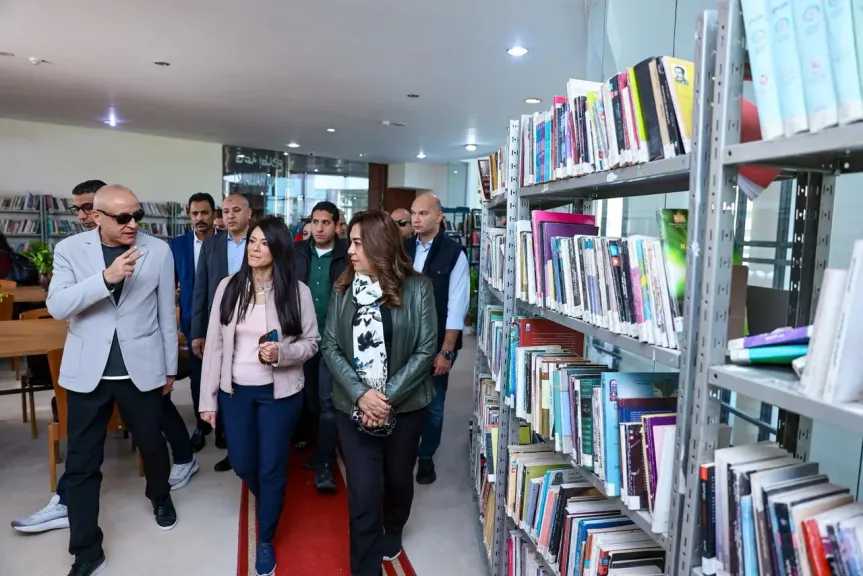وزيرة التخطيط ووزيرة التنمية المحلية ومحافظ الأقصر يتفقدون مكتبة مصر العامة