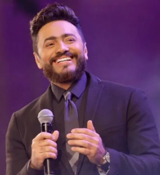 تامر حسني يحيي حفلًا خيريًا في قصر عابدين بعد تعافيه.. الليلة