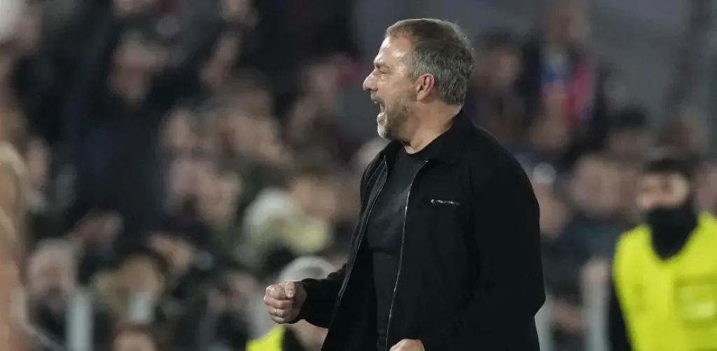 برشلونة يضع عينه على مدافع مانشستر سيتي