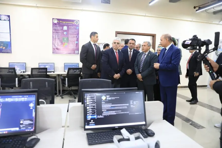 أيمن عاشور : نثمّن جهود الدولة لتزويد الجامعات الاهلية بأحدث الأجهزة التكنولوجية لتُحاكي الجامعات الدولية