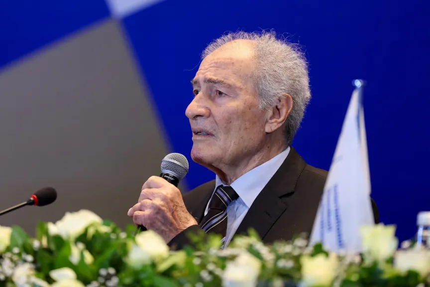 حسن مصطفى يفوز برئاسة الاتحاد الدولى لكرة اليد للدورة السابعة على التوالى