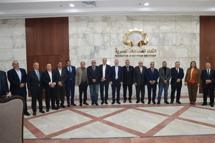 «حافظ» رئيساً و«اباظة» و«فتحي» وكيلين لغرفة مواد البناء