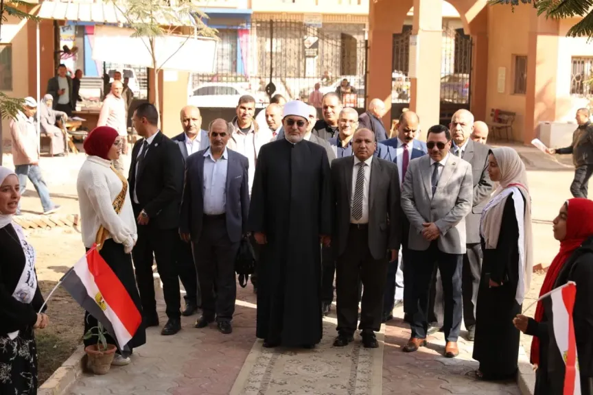 المفتي:  الوطن وعاء الهُويَّة وحاضن الدين وضامن مقاصد الشريعة وضياعه يعني إنسانًا بلا مأوى ودِينًا بلا سند اجتماعي